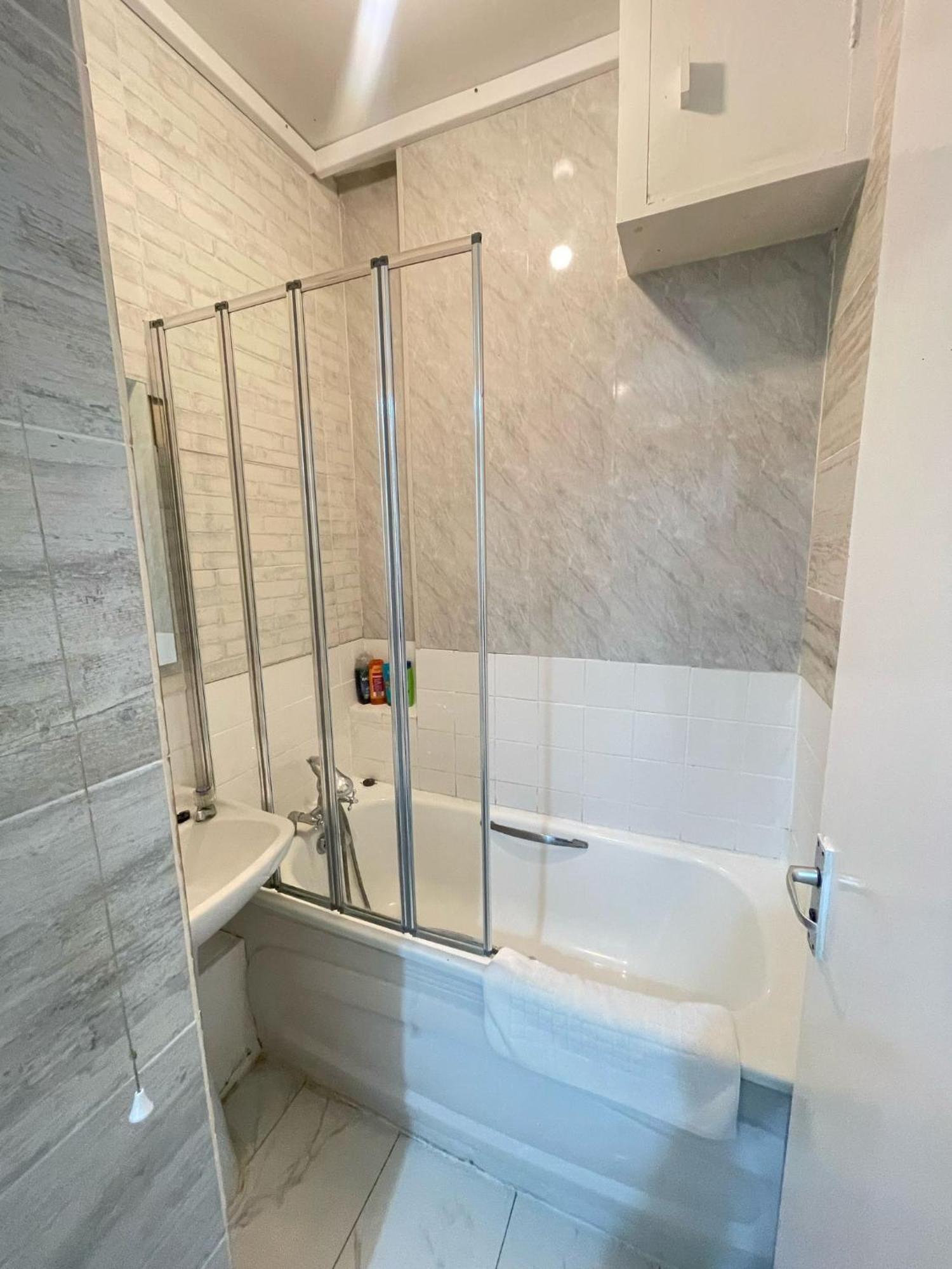 Lovely 2 Bed Flat 2 Floor Miles Londýn Exteriér fotografie